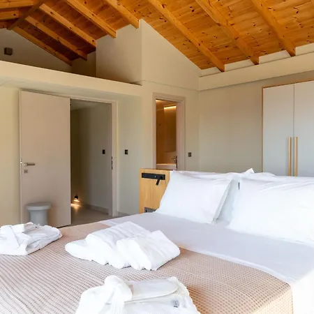 Nodeas Grande Megali Mantineia