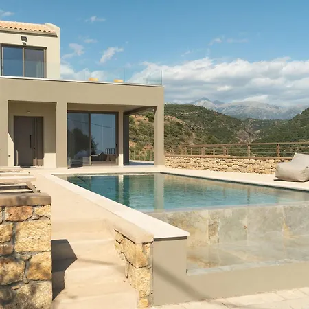 Nodeas Grande * Megali Mantineia