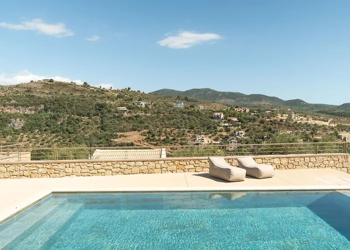 Nodeas Grande * Megali Mantineia