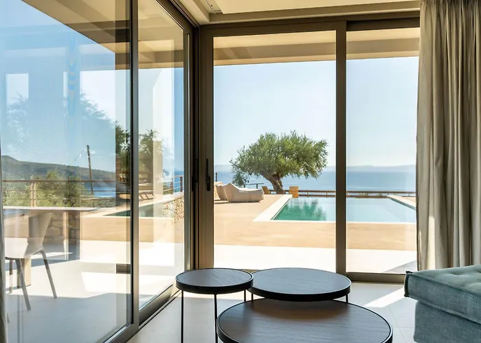 فيلة Nodeas Grande Megali Mantineia